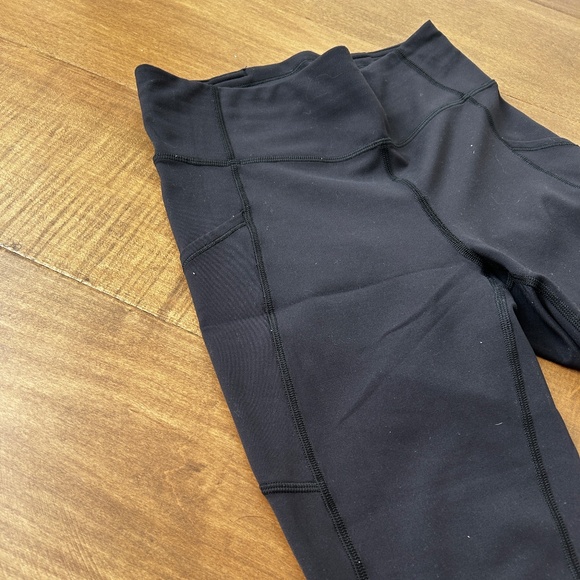 Basically NEW Lululemon cycling shorts - Picture 1 of 3